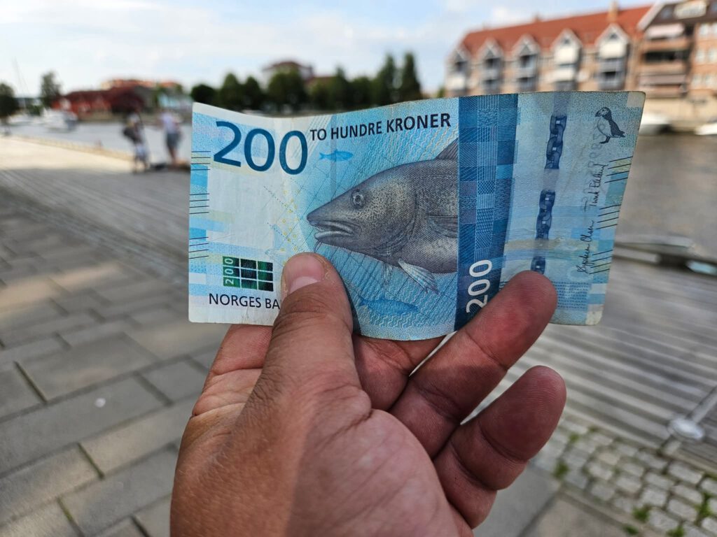 1000285710
