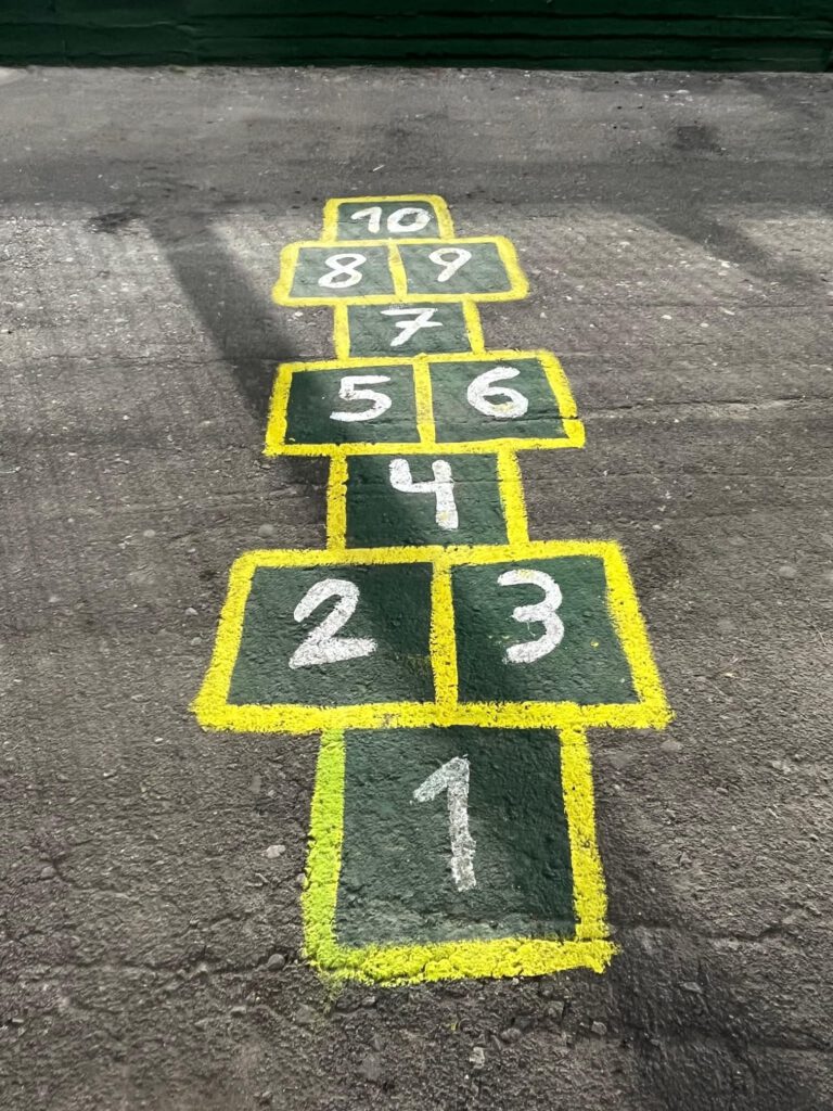 1000296884