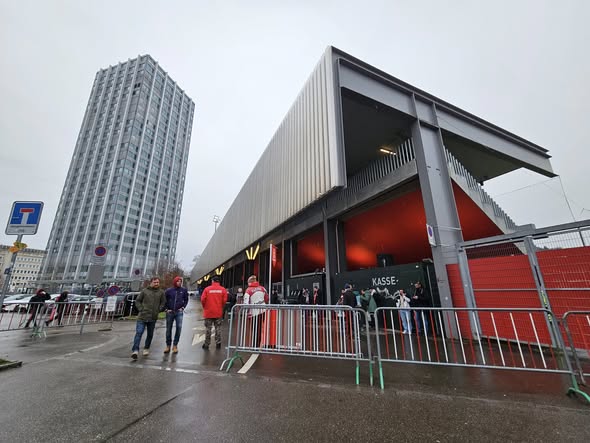 599926169 1656417565750742 688732865731051554 n